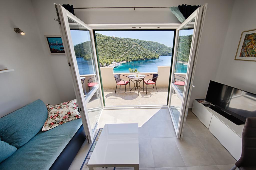 Apartments Ladesta Lastovo الغرفة الصورة