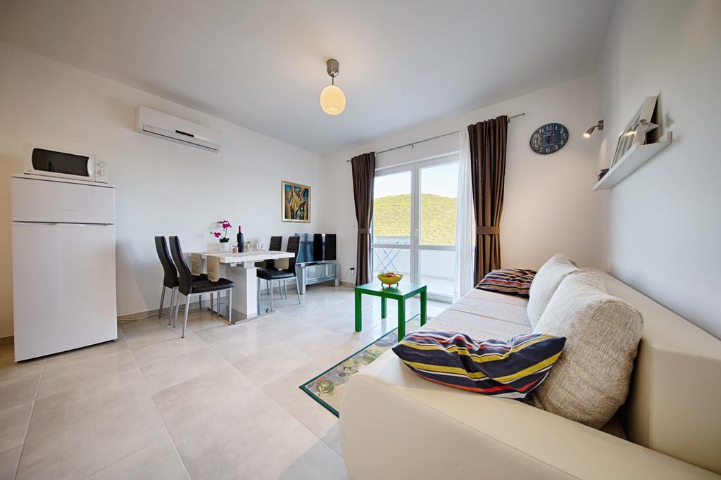 Apartments Ladesta Lastovo الغرفة الصورة